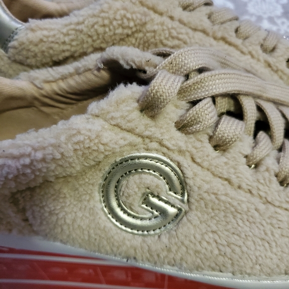 Shoes - Picture 3 of 4